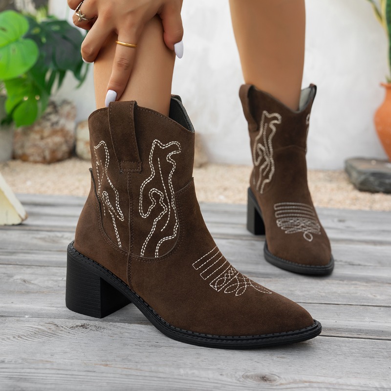 Embroidery Designer - 2025 New Fashion Embroidery Design Women's